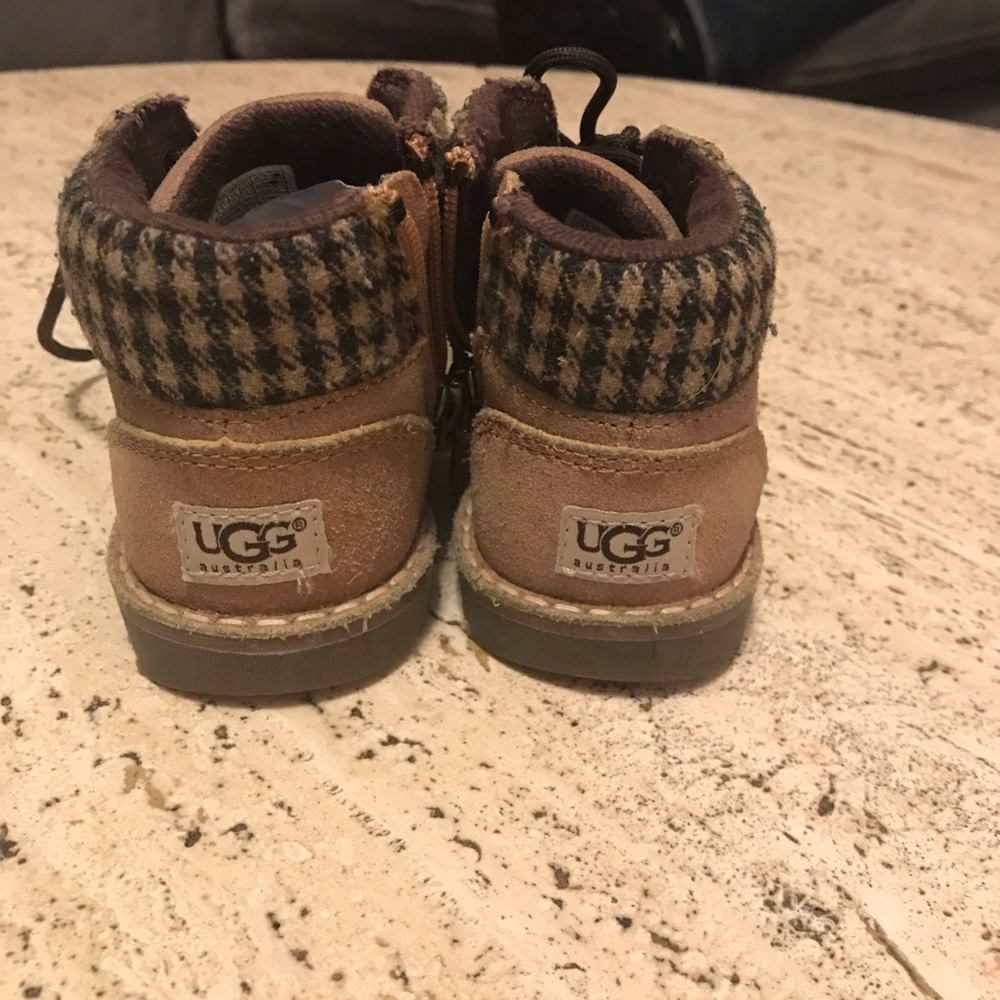Toddler boys size 6 ugg boots. New. Never wore.